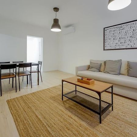 Modern Apt Para 6Px En La Plaza De Tirso De Molina Madrid Exterior photo