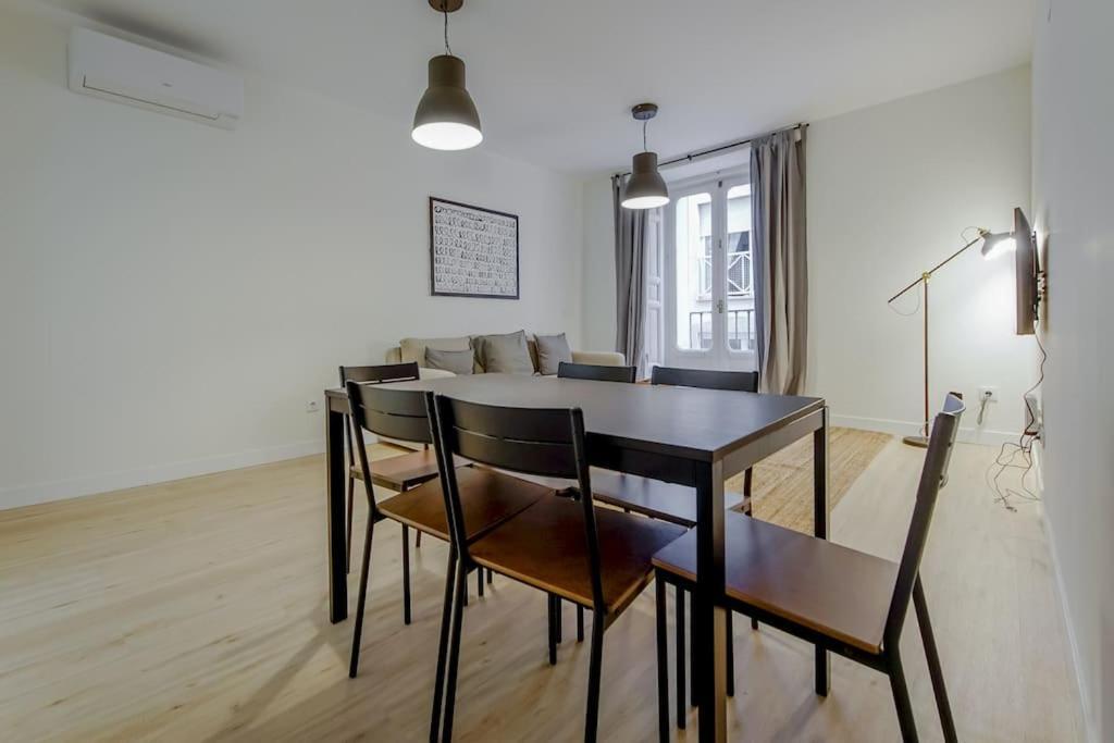 Modern Apt Para 6Px En La Plaza De Tirso De Molina Madrid Exterior photo